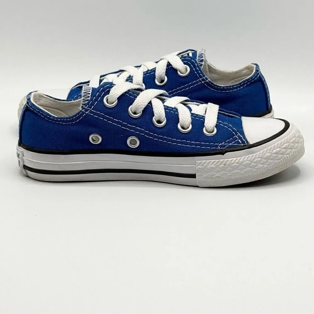 Converse All Star Chuck Taylor Low Lace Up Sneakers in Cerulean Blue - Kids US 1
